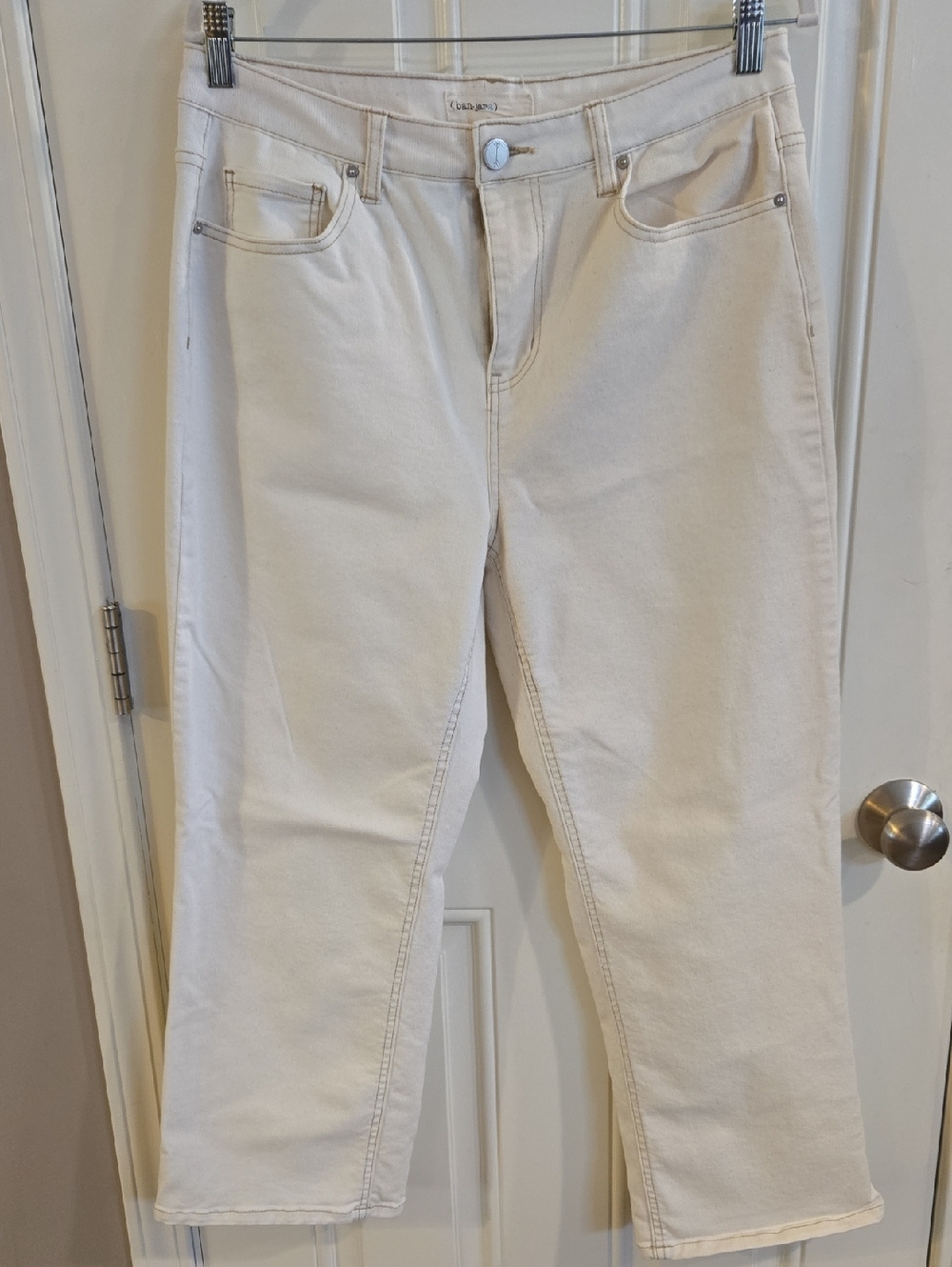 Women’s Cream Straight-Leg Jeans